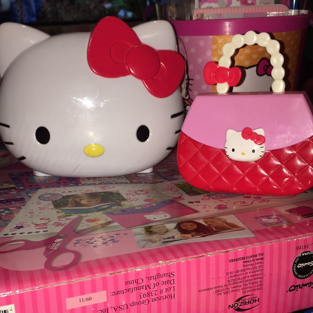 Hello kitty storage containers